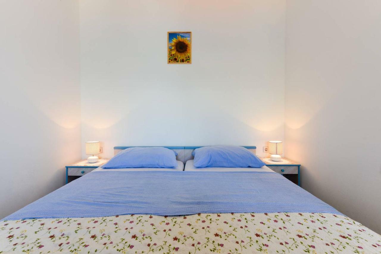 Apartments Kulji Паг Экстерьер фото