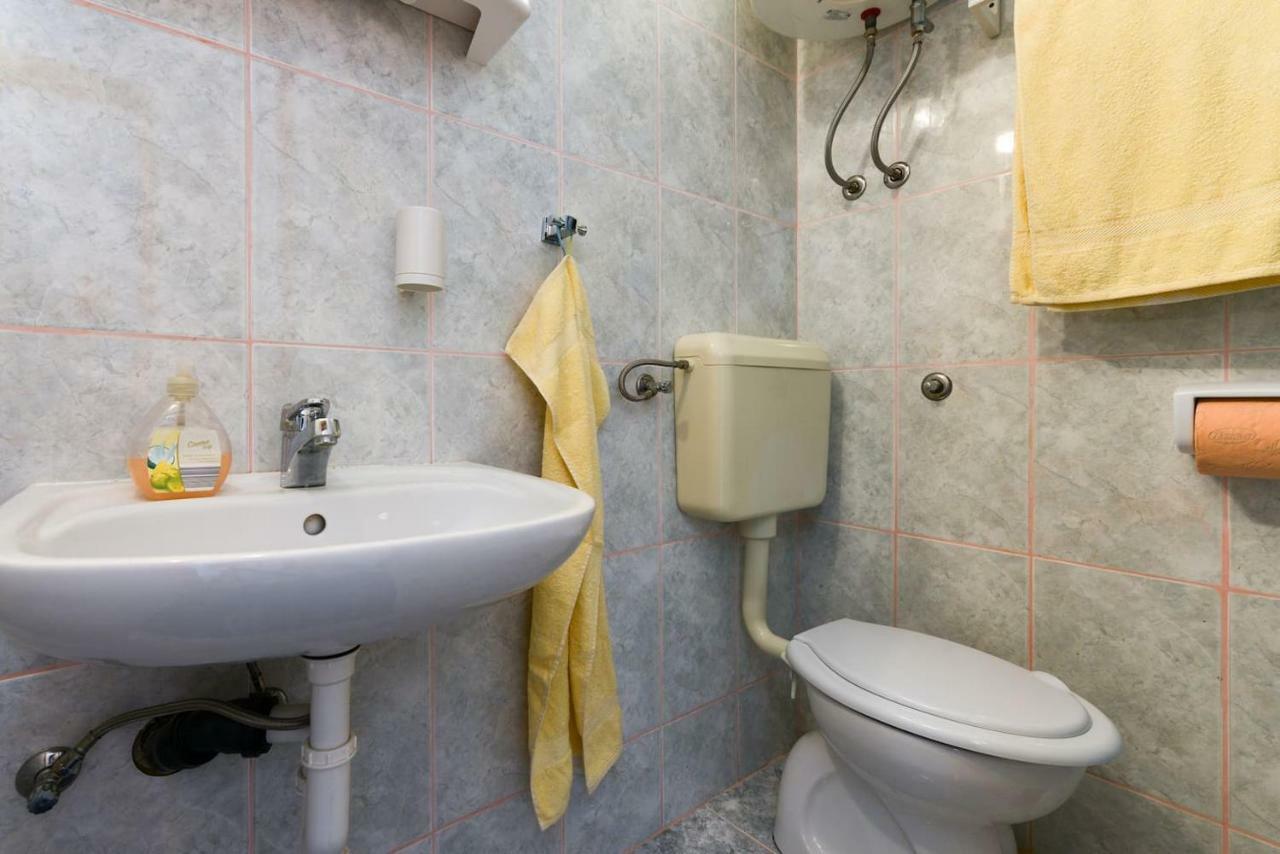 Apartments Kulji Паг Экстерьер фото
